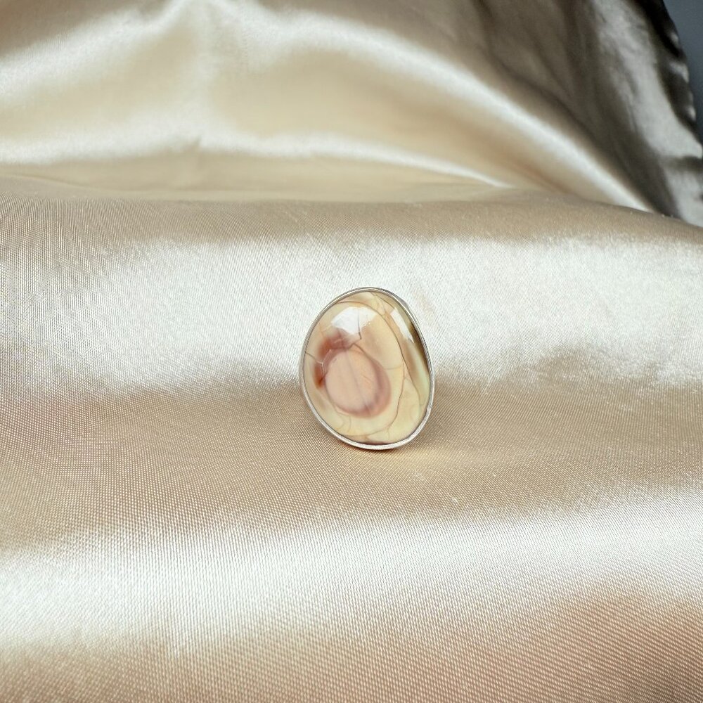 Silver Ring with Willow Creek Jasper Round Cabochon Gemstone Jewelry Size 7.75